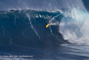 Danilo_Couto_Peahi_2_8_11_Neal (w)